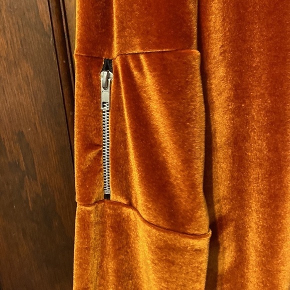 Boohoo Velour Long Sleeve Zip-Up Jacket - Picture 7 of 7